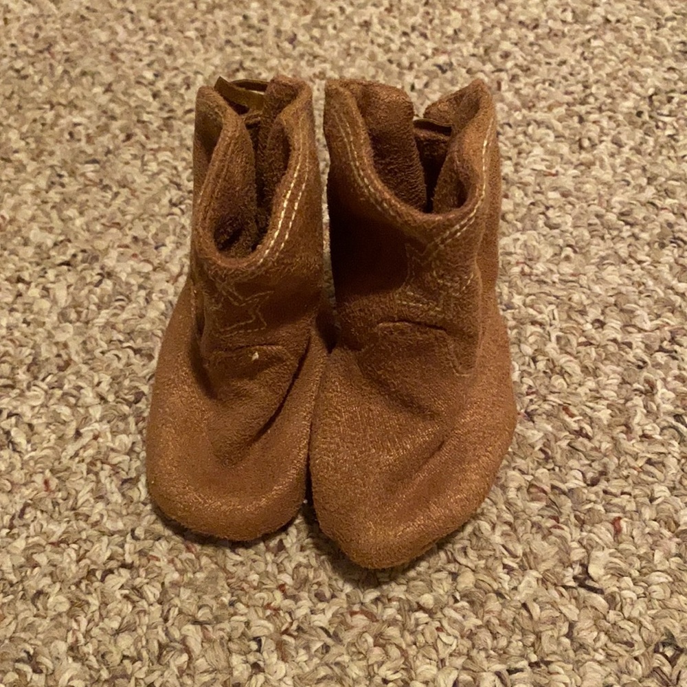 Baby shoes size 0-3 month
